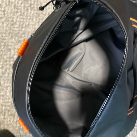 🔥TODAY ONLY🔥 Mystery Ranch Mission Duffel - Picture 5 of 9